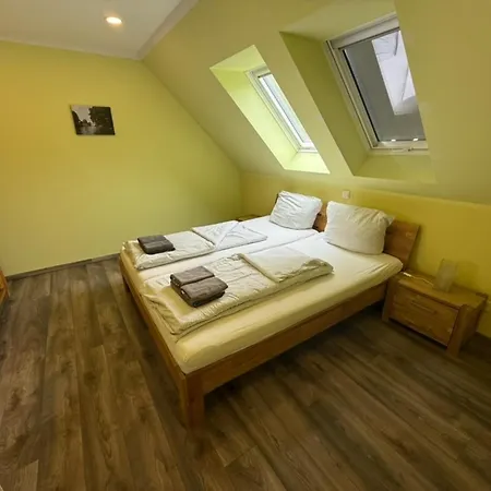 Semesterbostad Rieke *